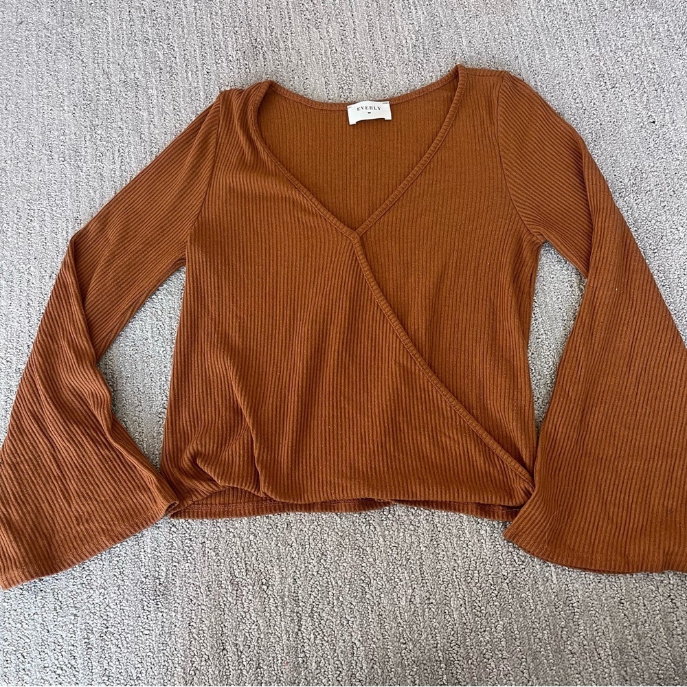 Everly Wrap Blouse V-Neck Ribbed Knit Long Billow Sleeve Caramel Brown Size S